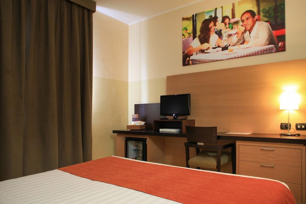 B&B Hotel Milano Cologno Studios Cologno Monzese Exterior photo