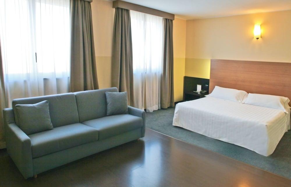 B&B Hotel Milano Cologno Studios Cologno Monzese Exterior photo