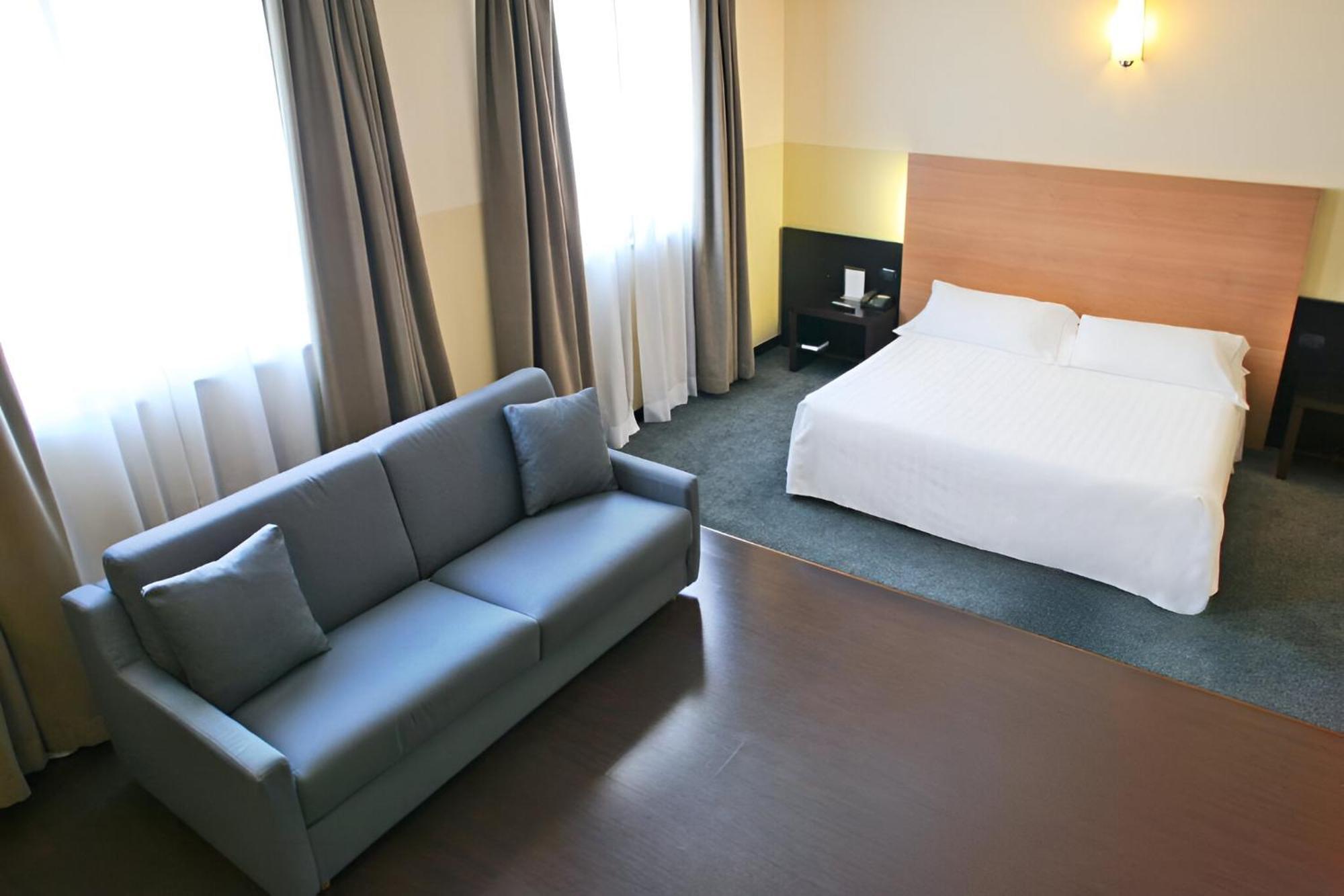 B&B Hotel Milano Cologno Studios Cologno Monzese Exterior photo