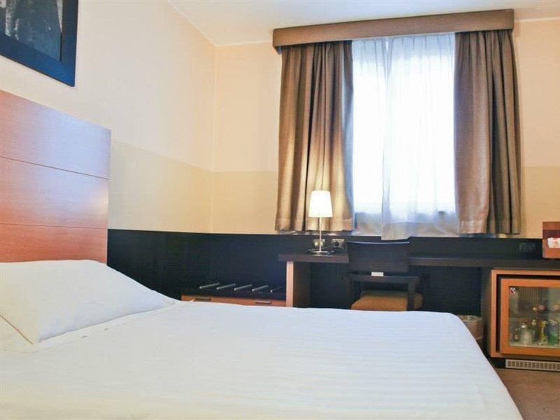 B&B Hotel Milano Cologno Studios Cologno Monzese Exterior photo