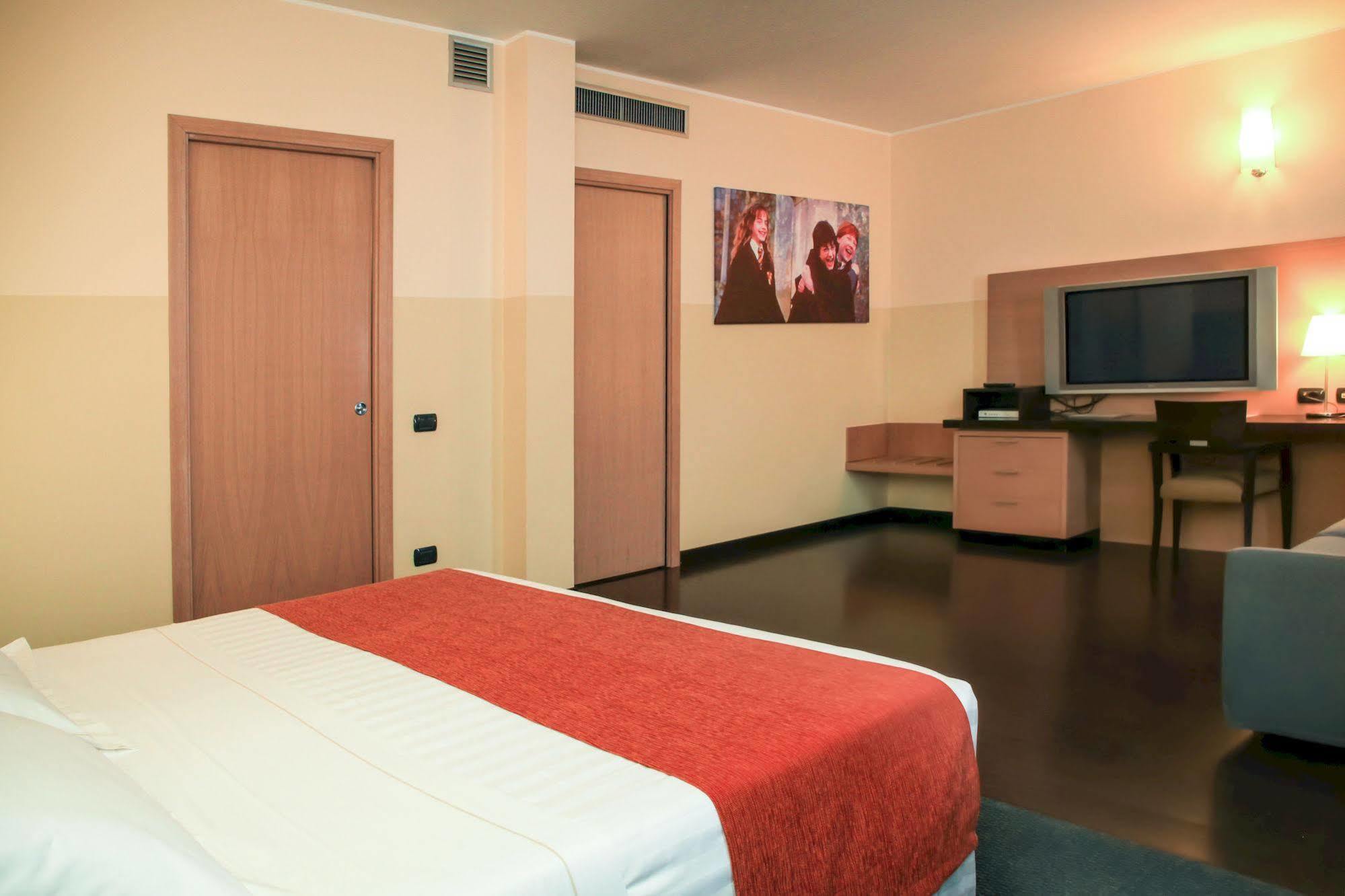 B&B Hotel Milano Cologno Studios Cologno Monzese Exterior photo