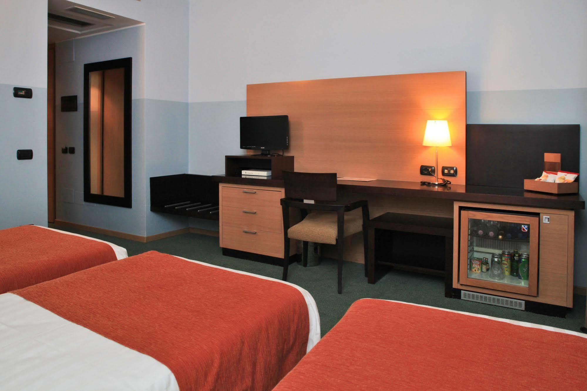 B&B Hotel Milano Cologno Studios Cologno Monzese Exterior photo